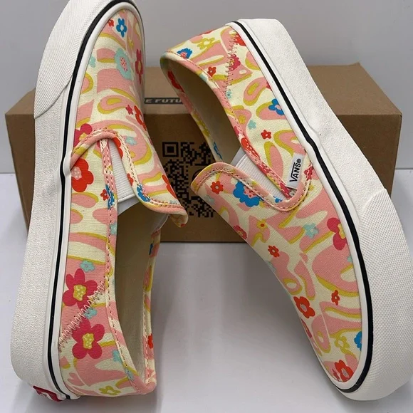 Vans WMNS Floral Slip-On Sneakers - Multicolor Slip-On Vr3 Sf
Groovy Floral Mars - Picture 11 of 16